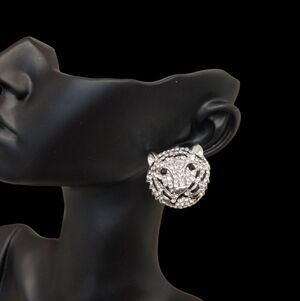 PARIS COLLECTION NWT RHINESTONE WHITE TIGER STATEMENT EARRINGS